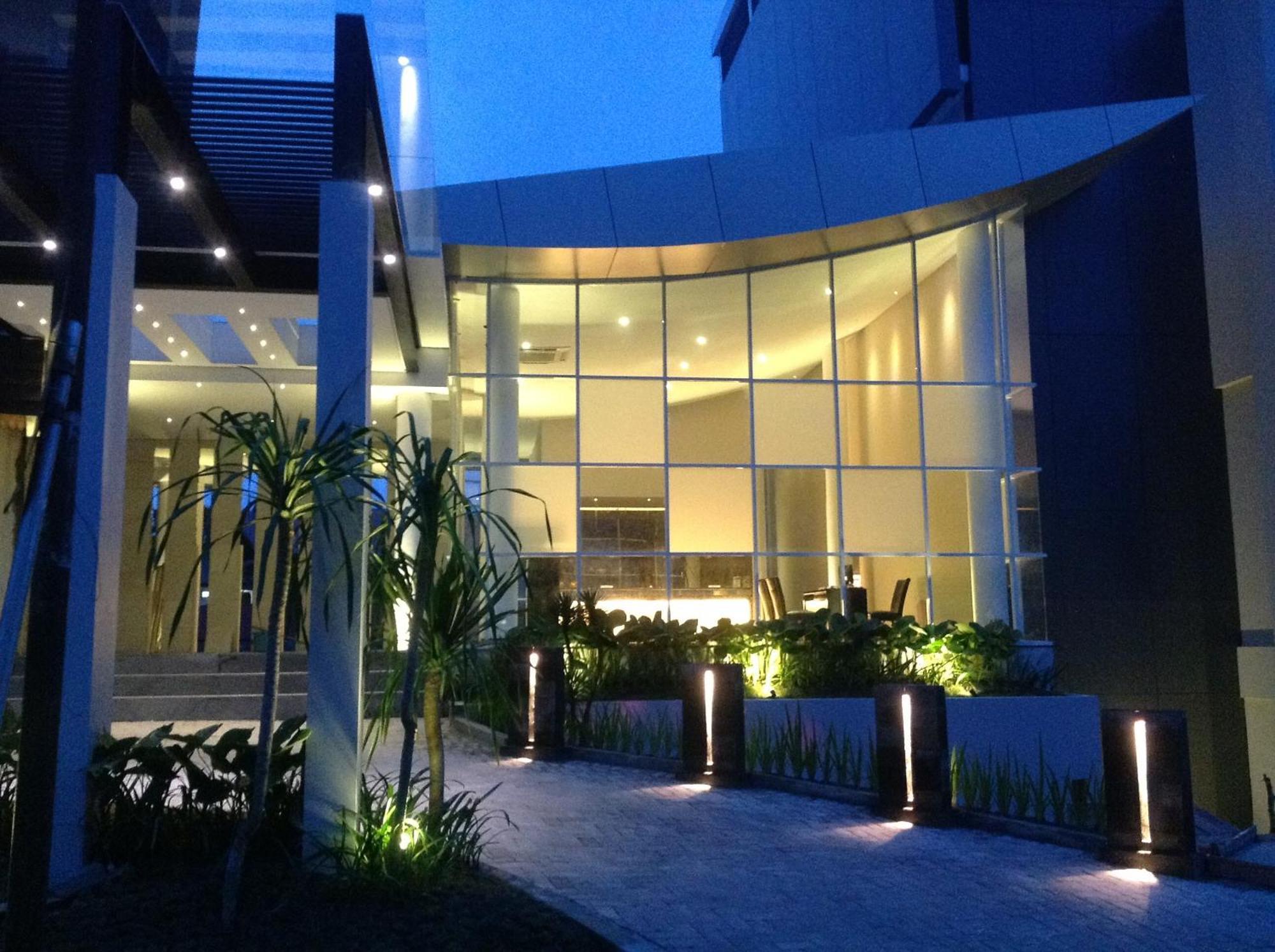 Grand Kecubung Hotel Pangkalanbuun Eksteriør bilde