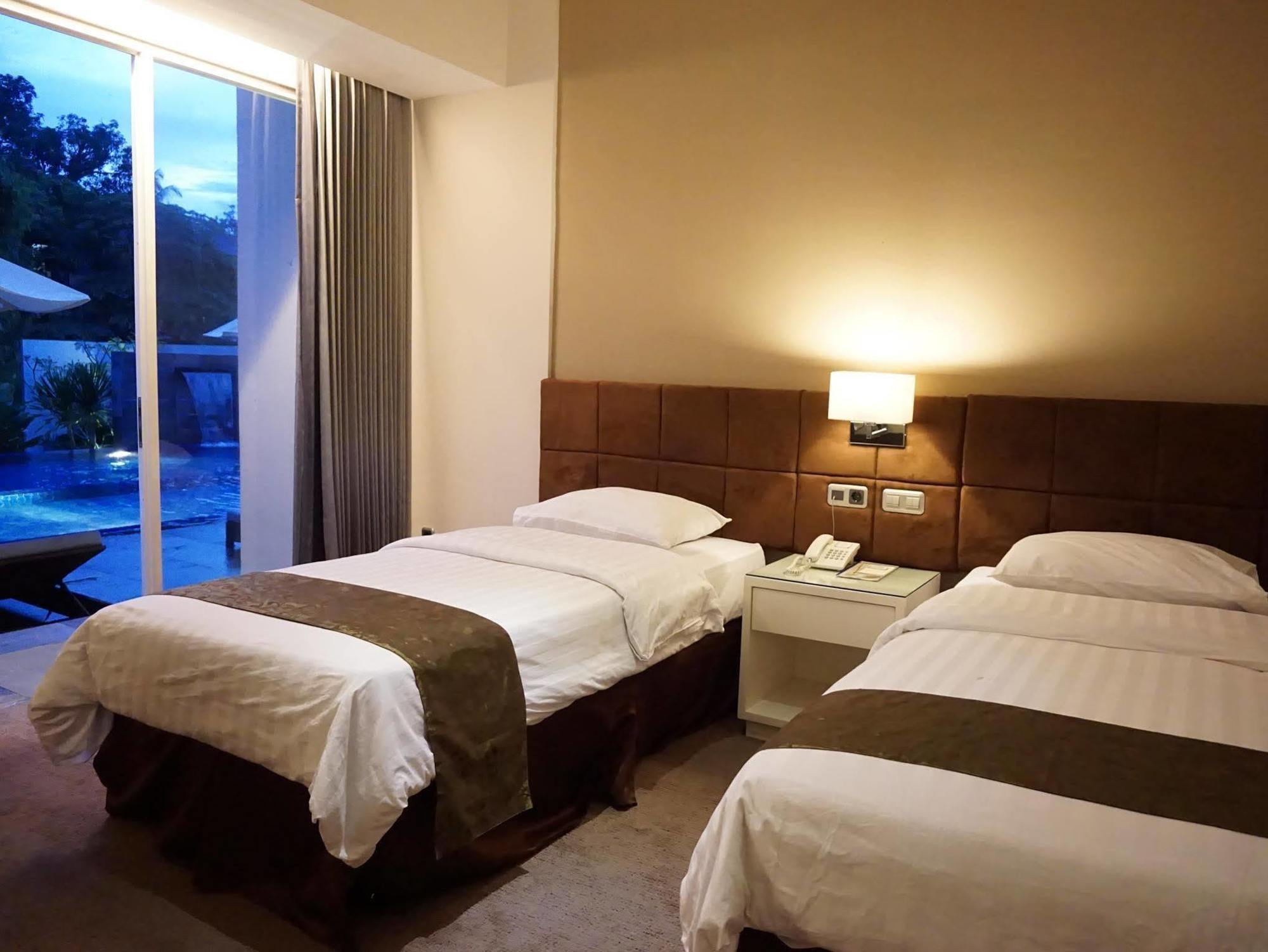 Grand Kecubung Hotel Pangkalanbuun Eksteriør bilde